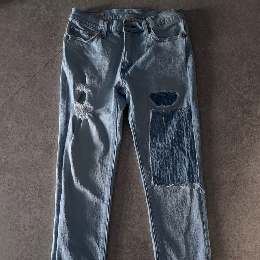 LEVI’S PREMIUM Light Blue Denim with Brown Leather Patch